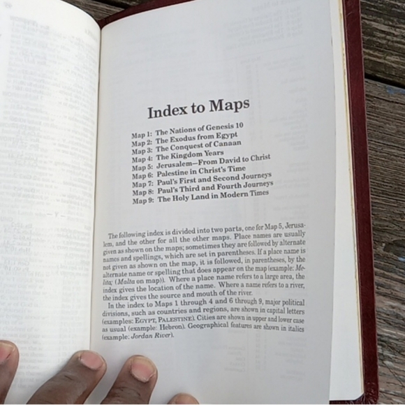 Nelson Giant print NKJV Bible - Picture 7 of 7